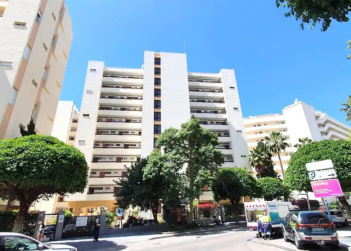 Beachfront Center Neptuno Building Tenth Floor アパート マルベーリャ